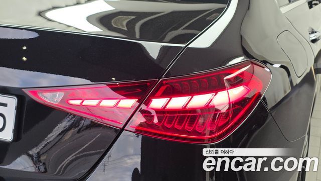 Mercedes-Benz C-Class 2026 — photo 9
