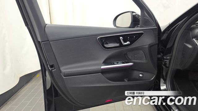 Mercedes-Benz C-Class 2026 — photo 14