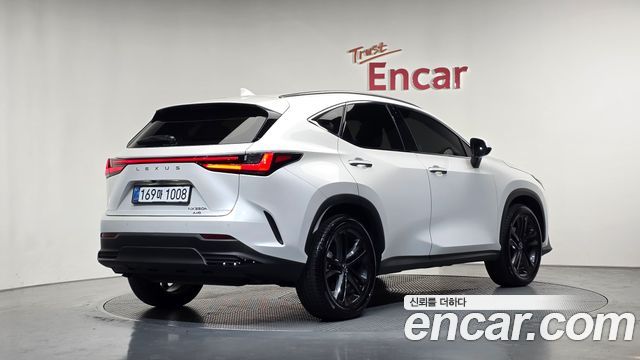 Lexus NX 2025 — photo 2