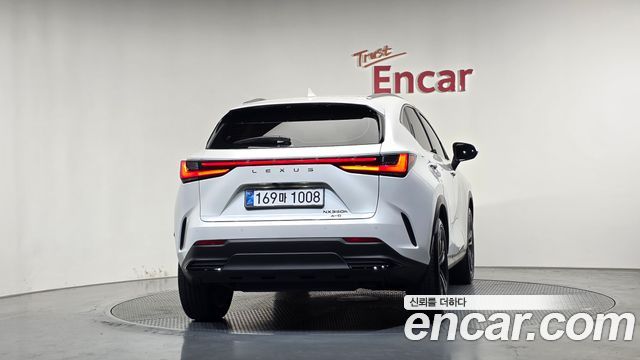 Lexus NX 2025 — photo 4