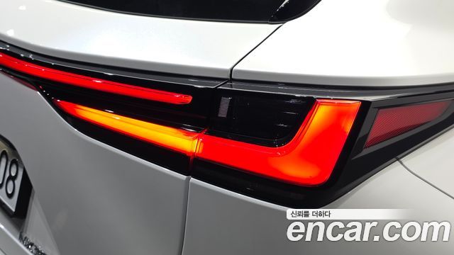 Lexus NX 2025 — photo 9