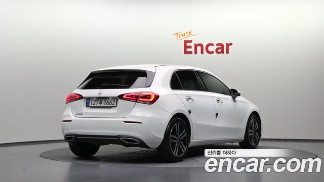 Mercedes-Benz A-Class 2022 — photo 2