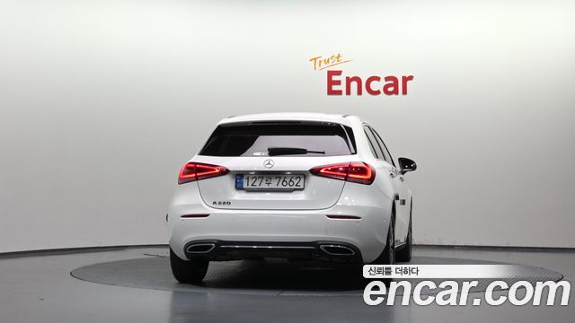 Mercedes-Benz A-Class 2022 — photo 4