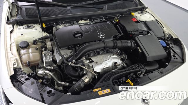 Mercedes-Benz A-Class 2022 — photo 6