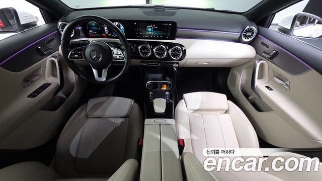 Mercedes-Benz A-Class 2022 — photo 10