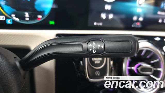 Mercedes-Benz A-Class 2022 — photo 12