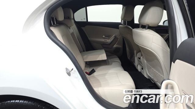 Mercedes-Benz A-Class 2022 — photo 18