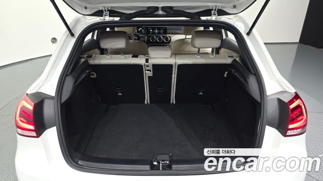 Mercedes-Benz A-Class 2022 — photo 26