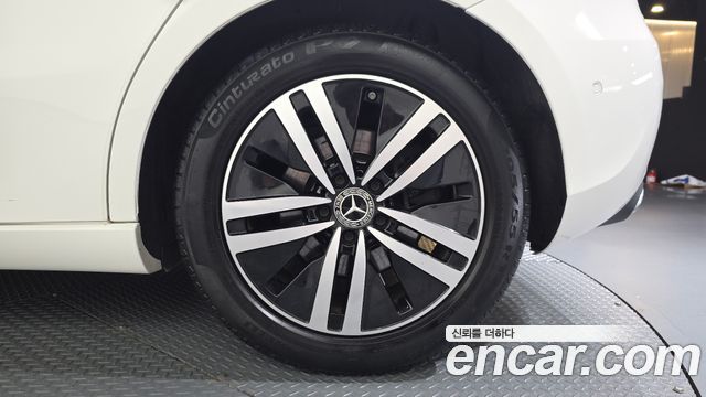 Mercedes-Benz A-Class 2022 — photo 7