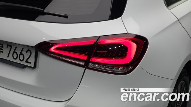 Mercedes-Benz A-Class 2022 — photo 9