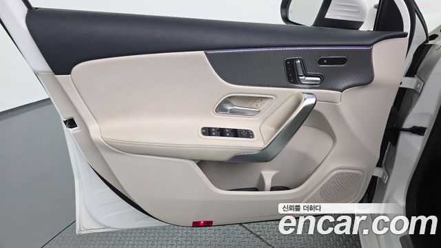 Mercedes-Benz A-Class 2022 — photo 14