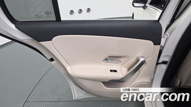 Mercedes-Benz A-Class 2022 — photo 15
