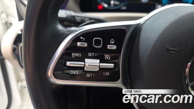 Mercedes-Benz A-Class 2022 — photo 30