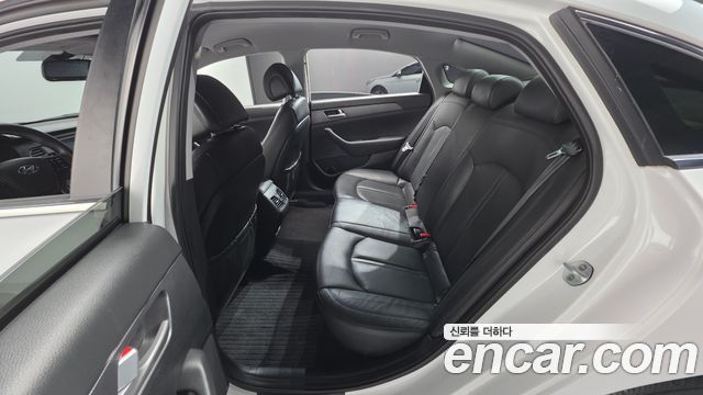 Hyundai Sonata 2016 — photo 17