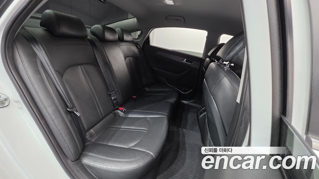 Hyundai Sonata 2016 — photo 18