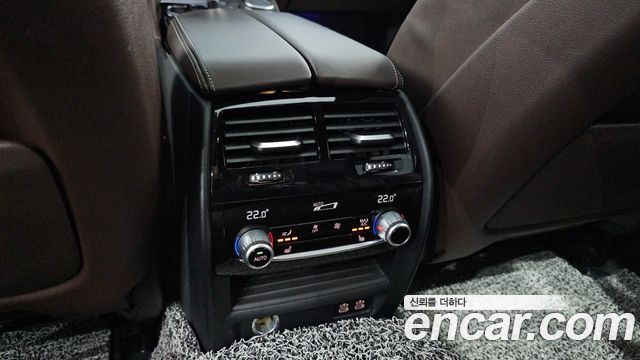 BMW 5-Series 2021 — photo 20