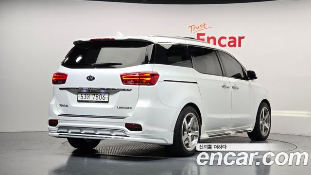Kia Canival 2019 — photo 2