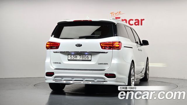 Kia Canival 2019 — photo 4