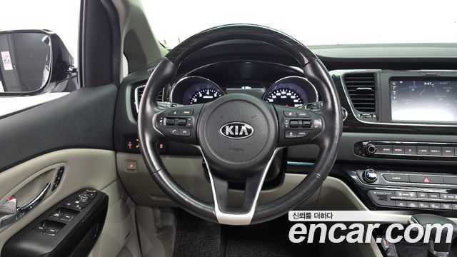 Kia Canival 2019 — photo 13
