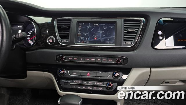 Kia Canival 2019 — photo 19