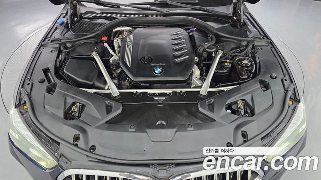 BMW 8-Series 2021 — photo 6