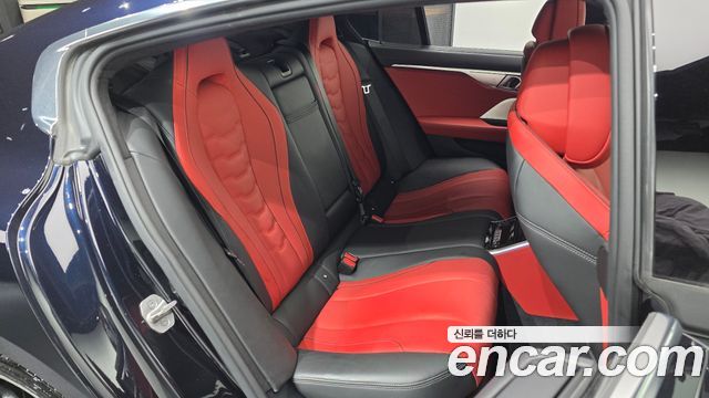 BMW 8-Series 2021 — photo 18