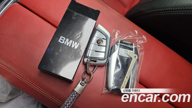 BMW 8-Series 2021 — photo 22