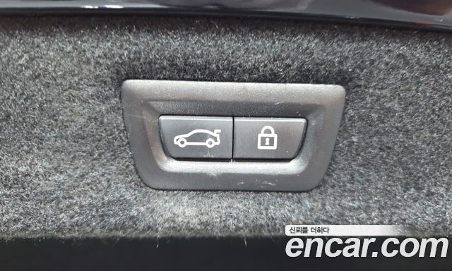 BMW 8-Series 2021 — photo 24