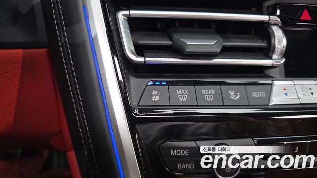 BMW 8-Series 2021 — photo 26