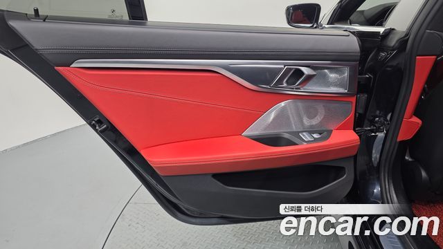 BMW 8-Series 2021 — photo 15