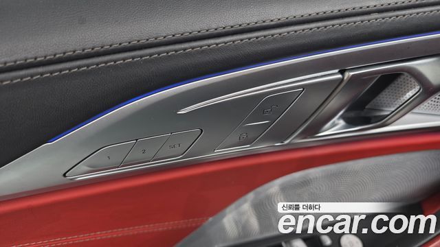 BMW 8-Series 2021 — photo 28