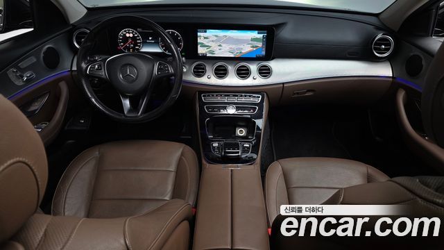 Mercedes-Benz E-Class 2017 — photo 10