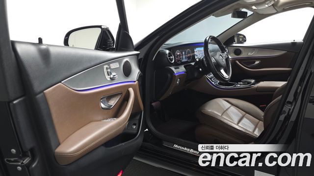 Mercedes-Benz E-Class 2017 — photo 13