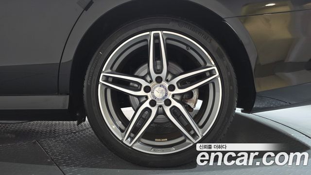 Mercedes-Benz E-Class 2017 — photo 7