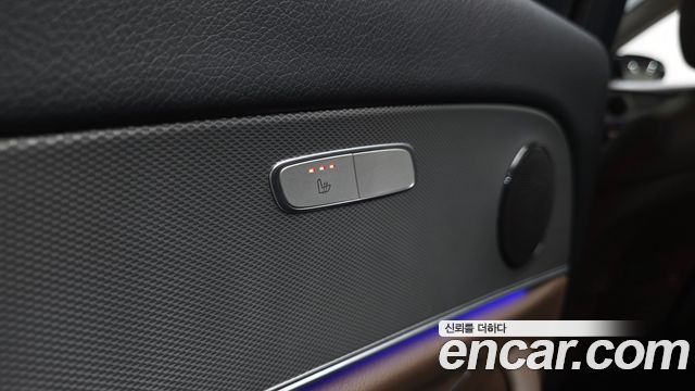 Mercedes-Benz E-Class 2017 — photo 30