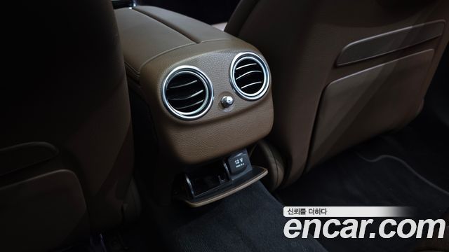 Mercedes-Benz E-Class 2017 — photo 31