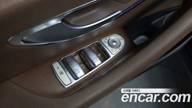 Mercedes-Benz E-Class 2017 — photo 32