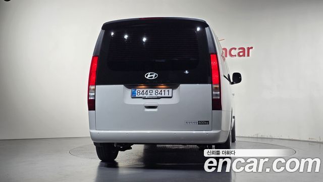Hyundai Staria 2026 — photo 4