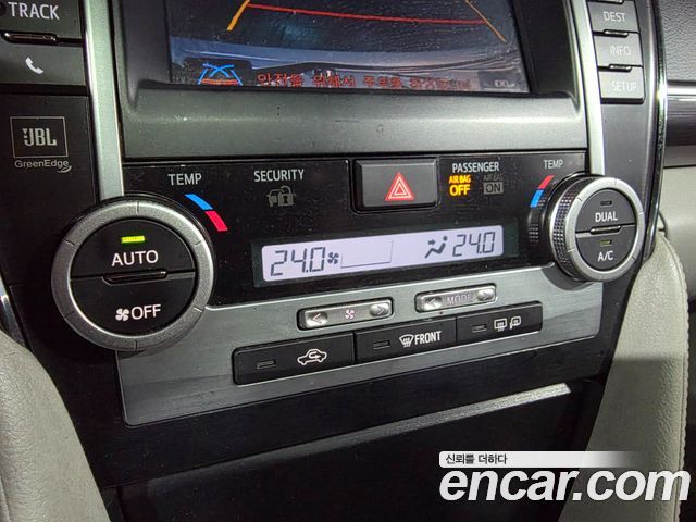 Toyota Camry 2013 — photo 14