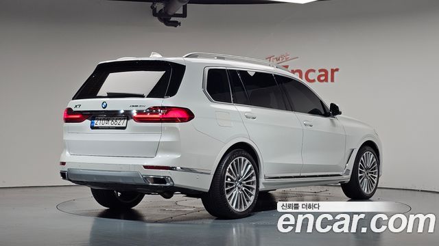 BMW X7 2022 — photo 2