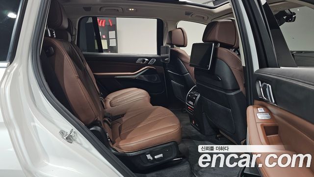 BMW X7 2022 — photo 17