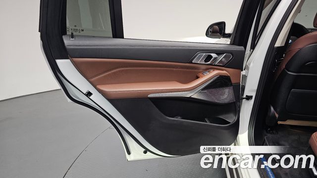 BMW X7 2022 — photo 15