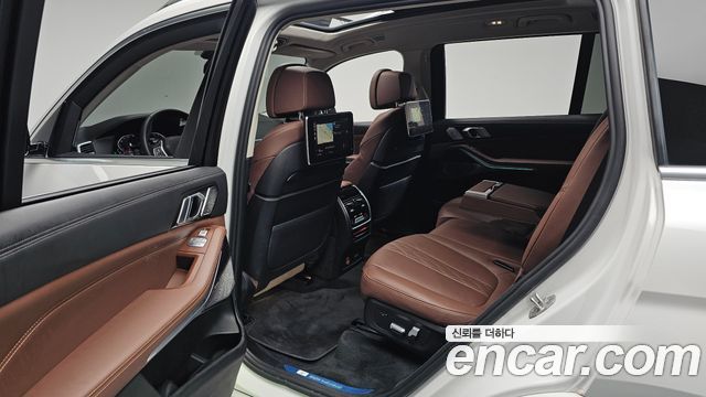 BMW X7 2022 — photo 16