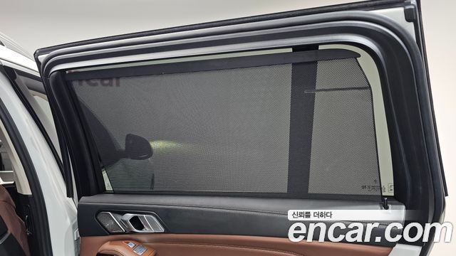 BMW X7 2022 — photo 32