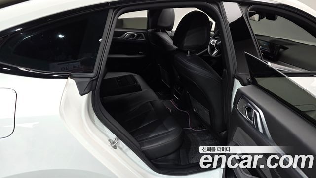 BMW i4 2024 — photo 12