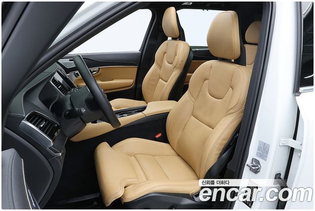 Volvo XC90 2021 — photo 10