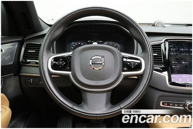 Volvo XC90 2021 — photo 11