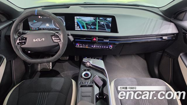 Kia EV6 2023 — photo 10