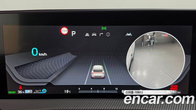 Kia EV6 2023 — photo 11