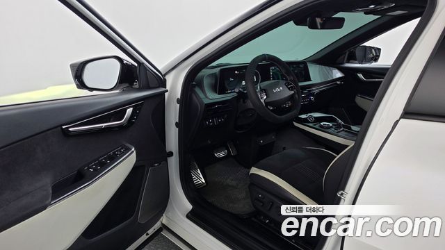 Kia EV6 2023 — photo 13